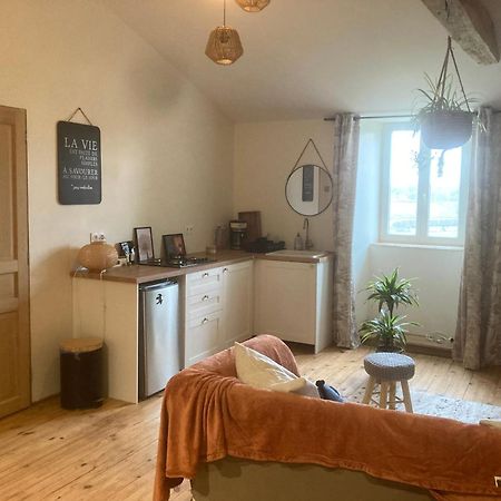 Premier Etage D Une Jolie Maison A La Campagne Montravers 외부 사진