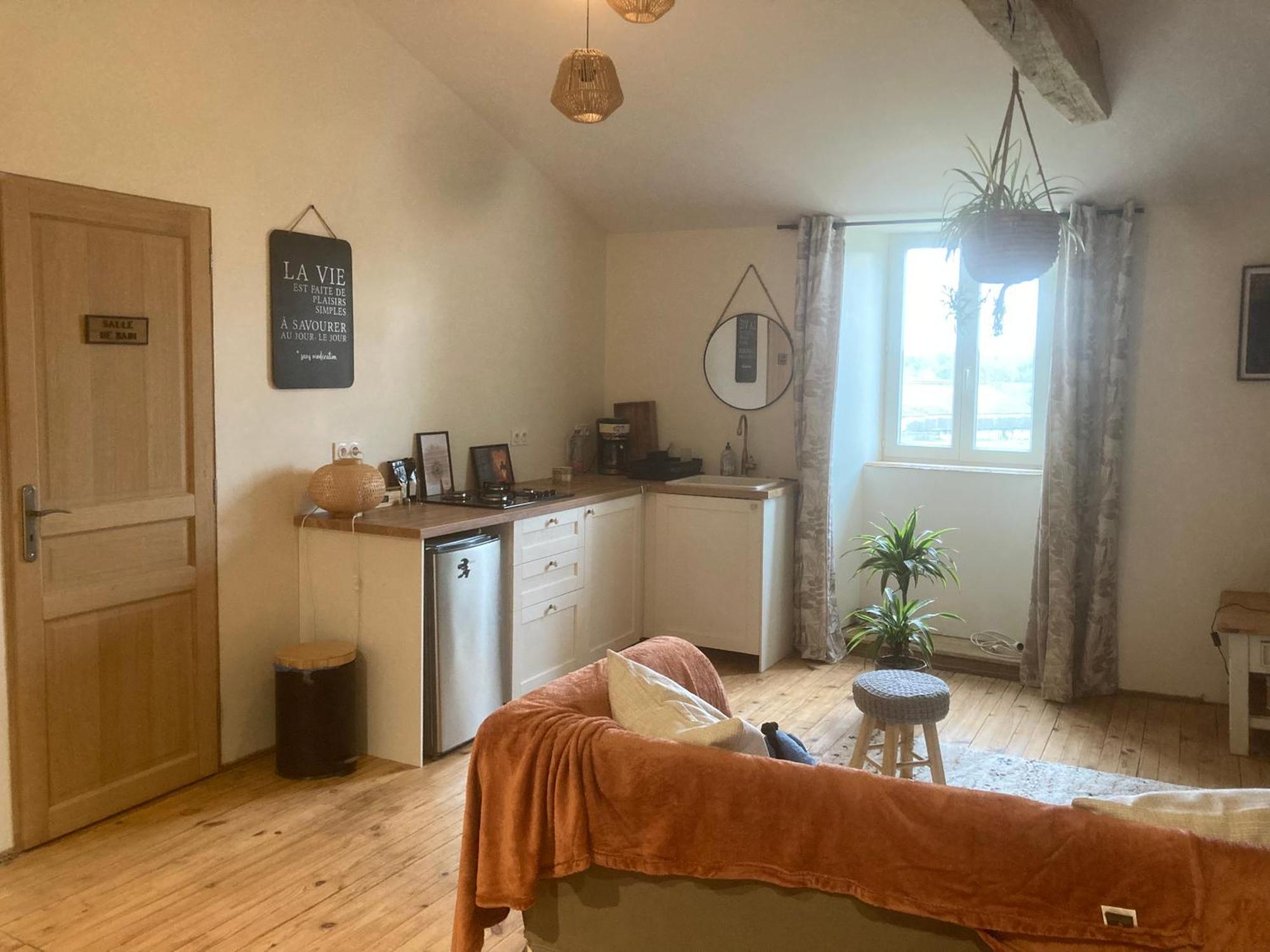 Premier Etage D Une Jolie Maison A La Campagne Montravers 외부 사진